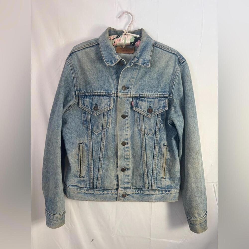 80s Vintage Levi’s Denim Trucker Jacket Red tag Made in USA Size L-XL‎